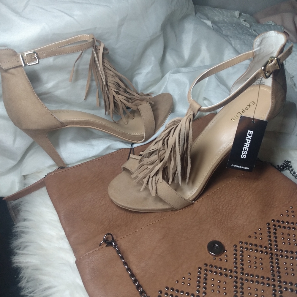 Heels - Picture 4 of 5